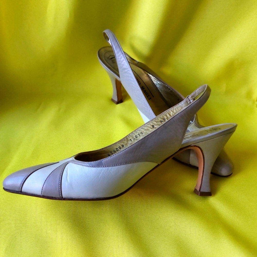 Vintage Woman Shoes All Leather by Bruno Magli Made in Italy Size 8 1/2 AAAA